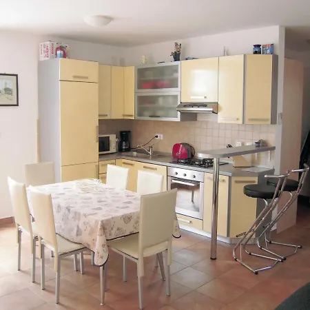 Дом отдыха Family Friendly House With A Swimming Pool Jezera, Murter - 5124 Езера