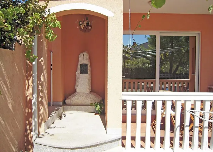 Дом отдыха Family Friendly House With A Swimming Pool Jezera, Murter - 5124