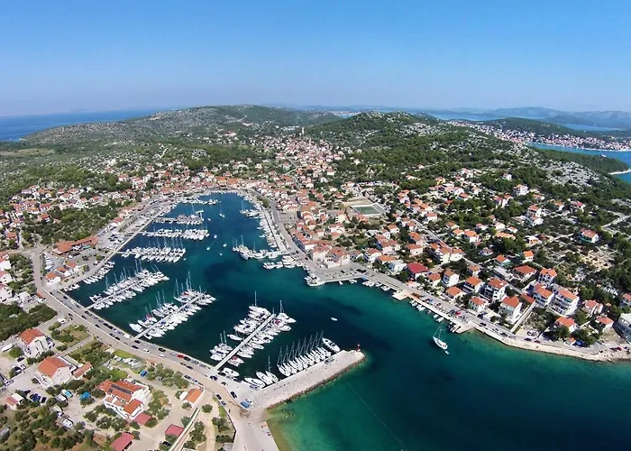 Family Friendly House With A Swimming Pool Jezera, Murter - 5124 * Езера