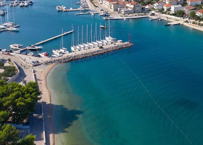 Family Friendly House With A Swimming Pool Jezera, Murter - 5124 Езера